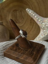 Load image into Gallery viewer, Shelly Ring Size 7.5