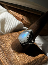 Load image into Gallery viewer, Lunar Glow Moonstone, Size 8.75