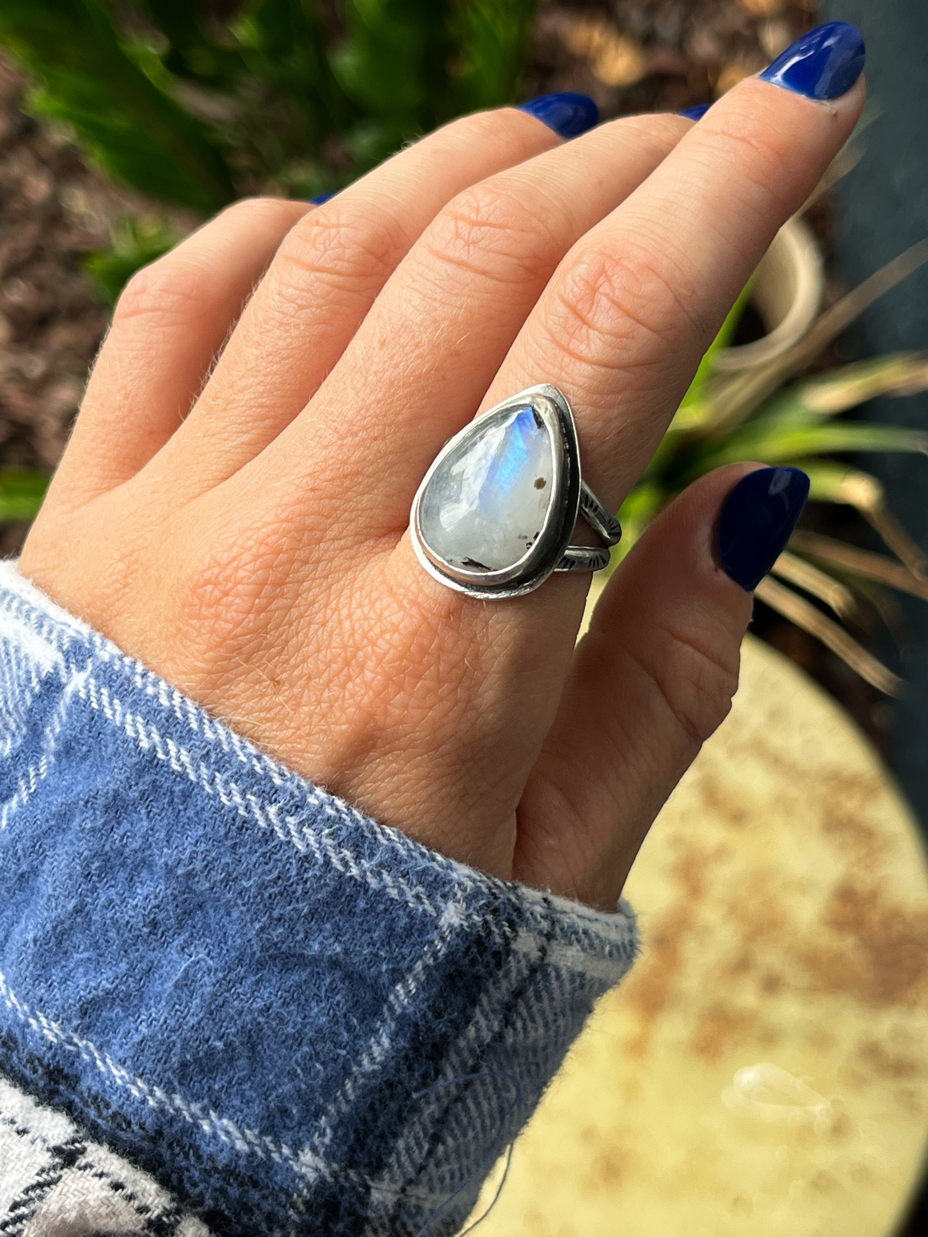 Lunar Glow Moonstone, Size 8.75